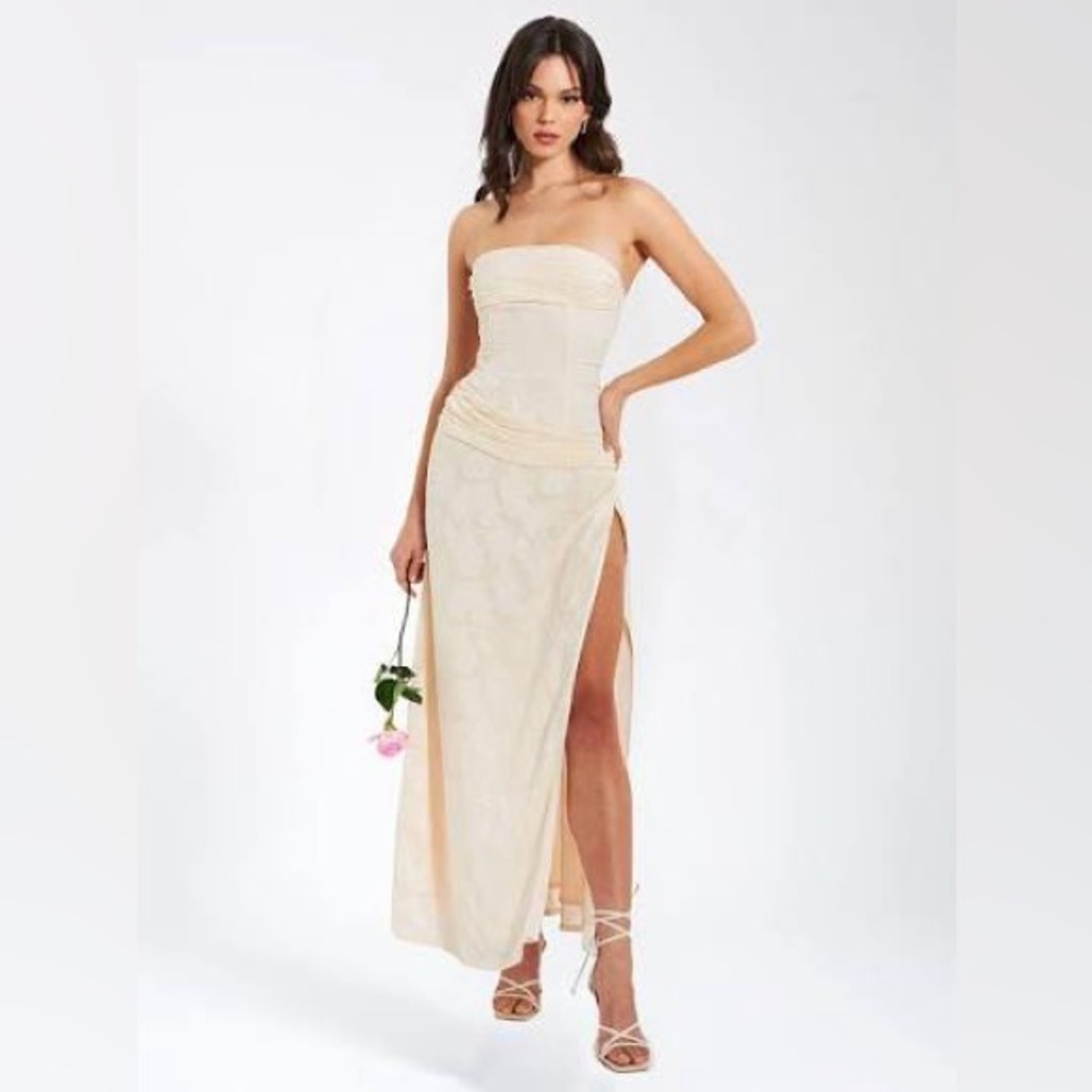 Miss Circle Xatia Off White Jacquard Textured High Slit Maxi Dress